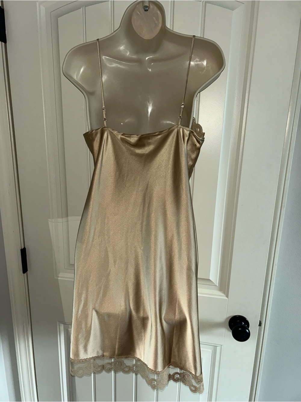 NEW Trina Turk Champagne Lace-Trim Satin Chemise Sz M - Picture 4 of 5